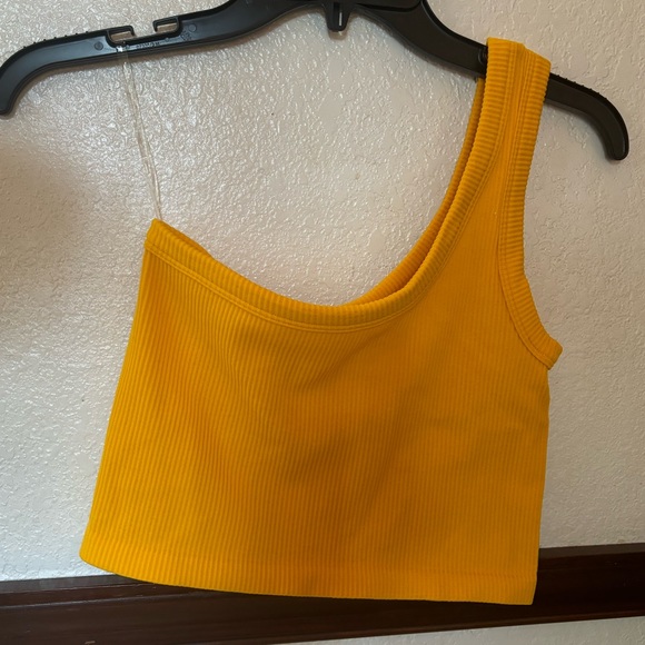 NEW ANWND Yellow One-Shoulder Strap Top - Size M & L (NWT) - Picture 1 of 4